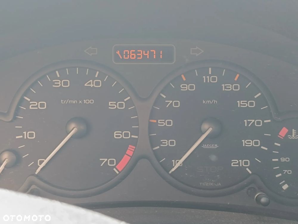 Peugeot 206 - 8