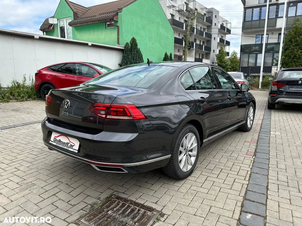 Volkswagen Passat - 4