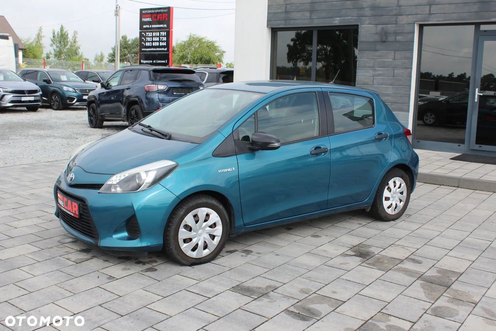 Toyota Yaris Hybrid 100 Premium - 4