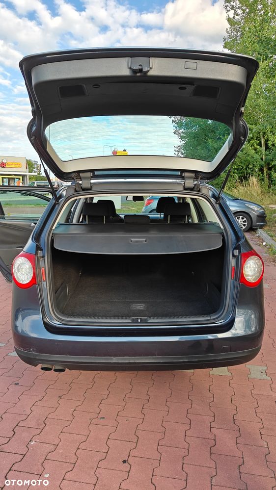 Volkswagen Passat - 13