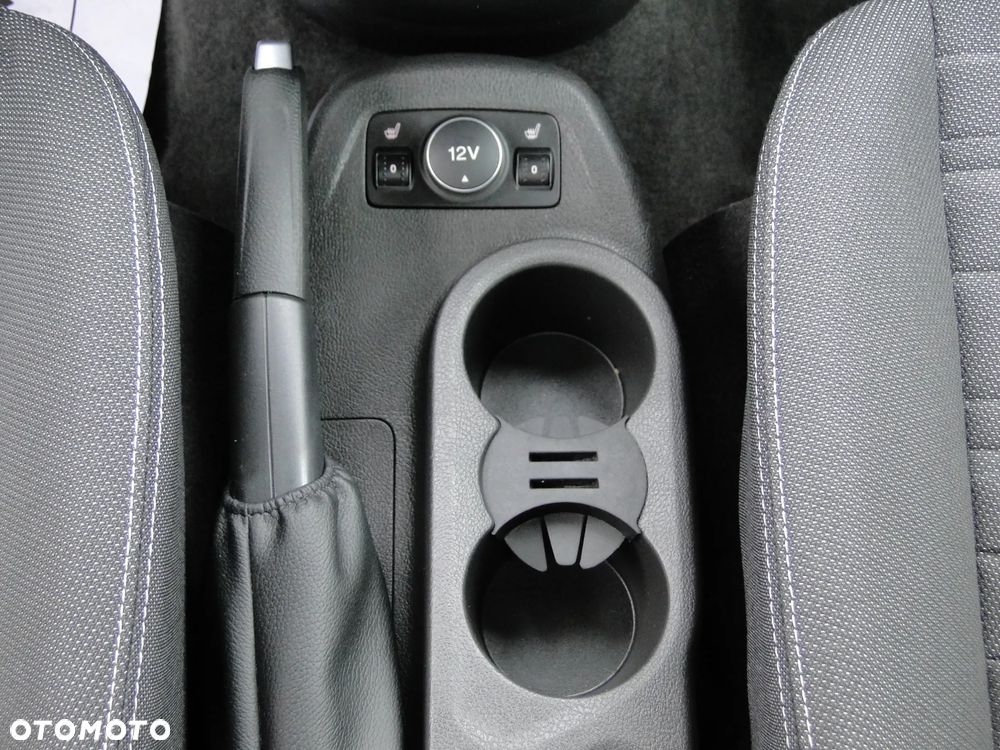 Ford Tourneo Connect Grand - 13