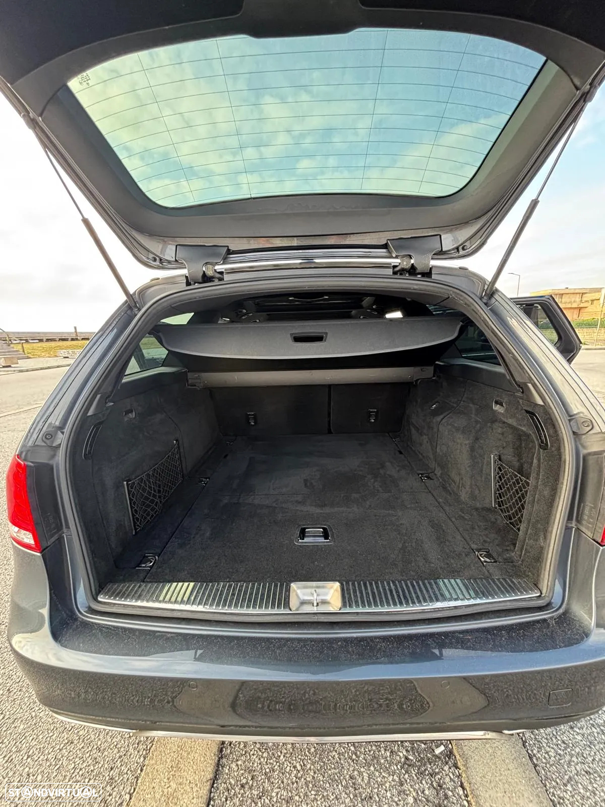 Mercedes-Benz E 300 Bluetec Hybrid Avantgarde - 21