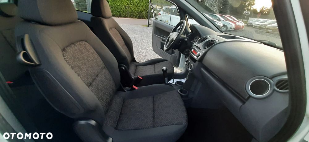 Mitsubishi Colt - 39