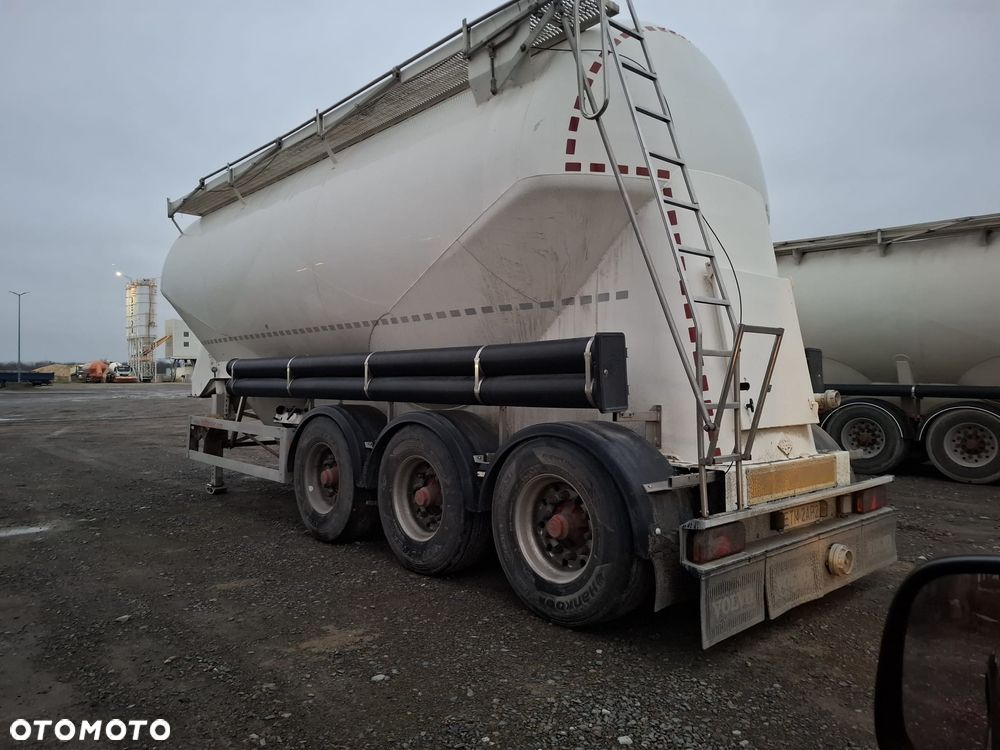 Feldbinder Spitzer 37m3 2007rok - 1