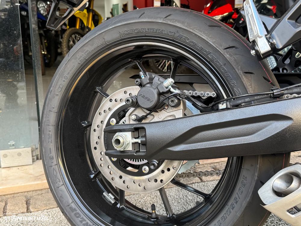 Suzuki GSX - 8 TT SERVIÇO !! DESDE 129€ Mês !! - 12