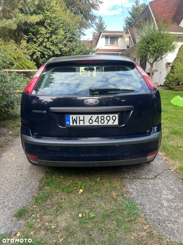 Ford Focus 1.4 Ambiente - 4