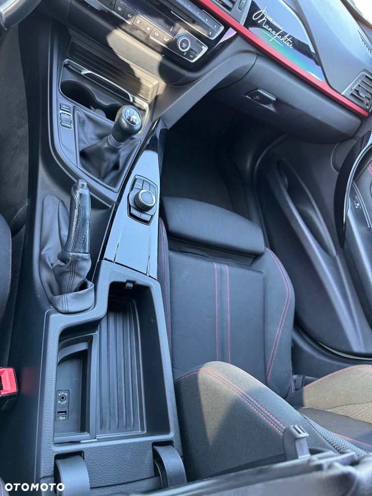 BMW Seria 3 320i Sport Line - 23