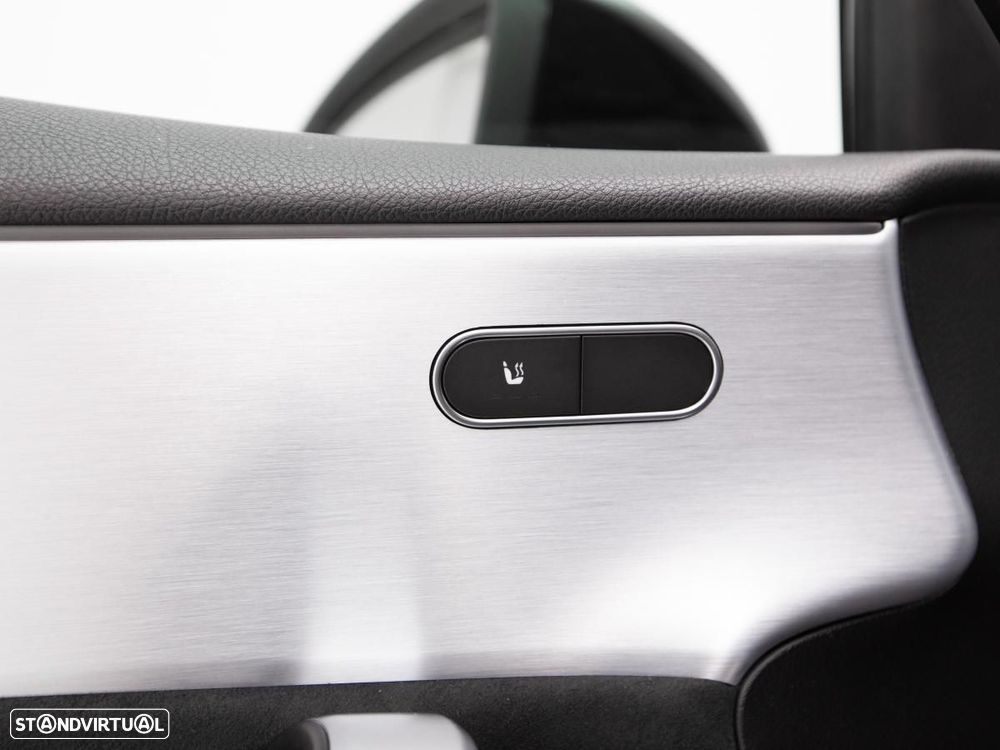 Mercedes-Benz A 250 Limousine e 8G-DCT - 16