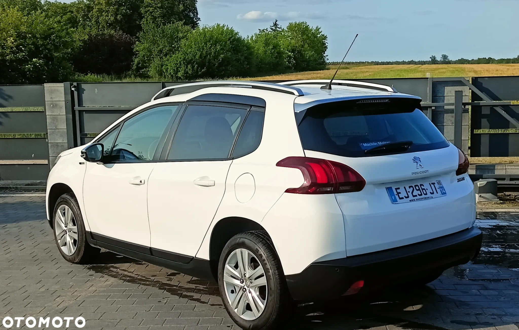 Peugeot 2008 1.2 Pure Tech Style S&S - 4