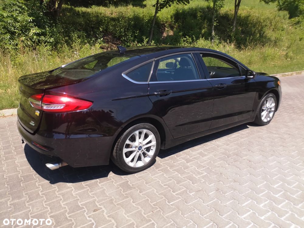 Ford Fusion - 5