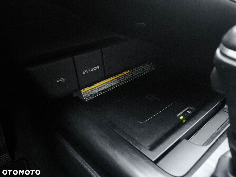 Toyota Camry 2.5 Hybrid Executive CVT - 25