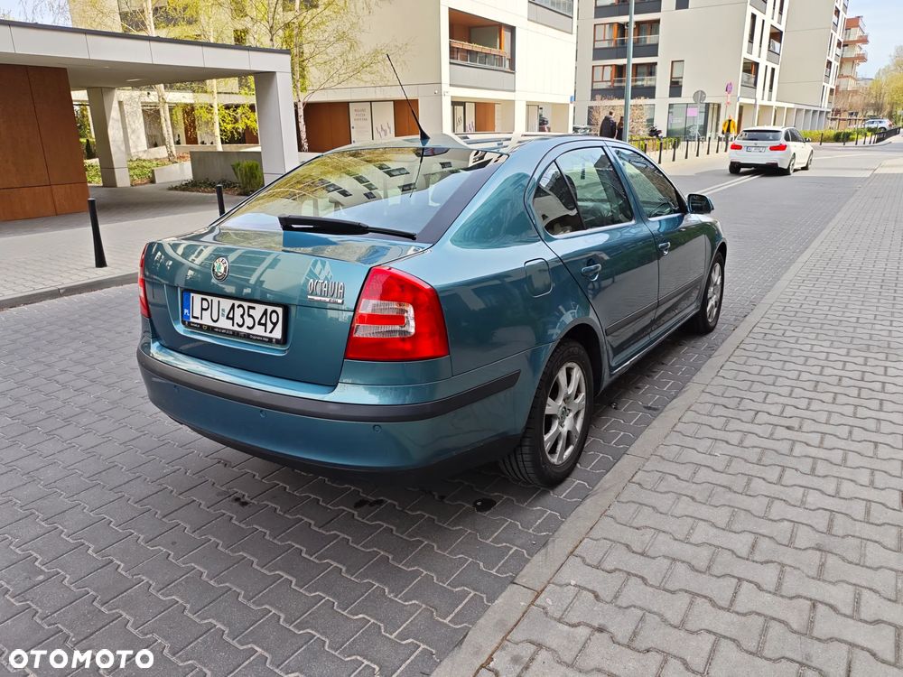 Skoda Octavia 1.6 FSI Ambiente - 16
