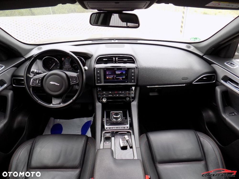 Jaguar F-Pace - 23