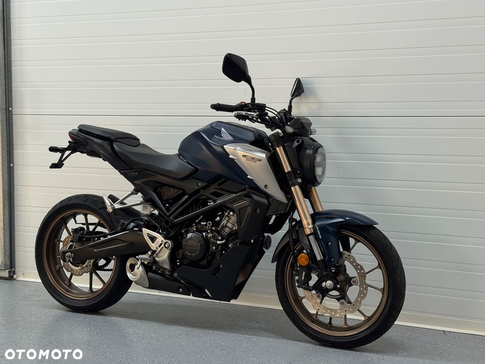 Honda CB - 1