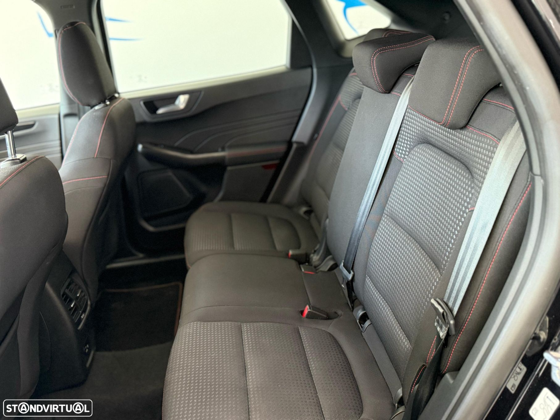 Ford Kuga 1.5 EcoBoost ST-Line - 5
