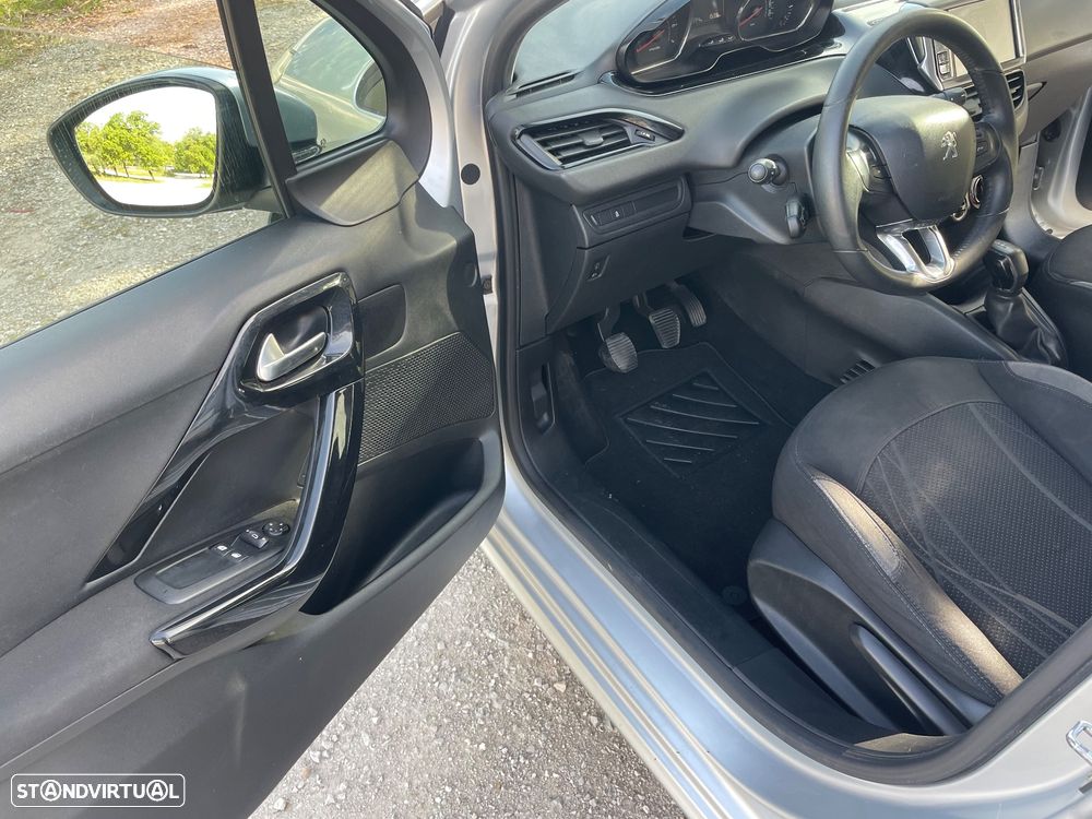 Peugeot 208 1.2 VTi Active - 26