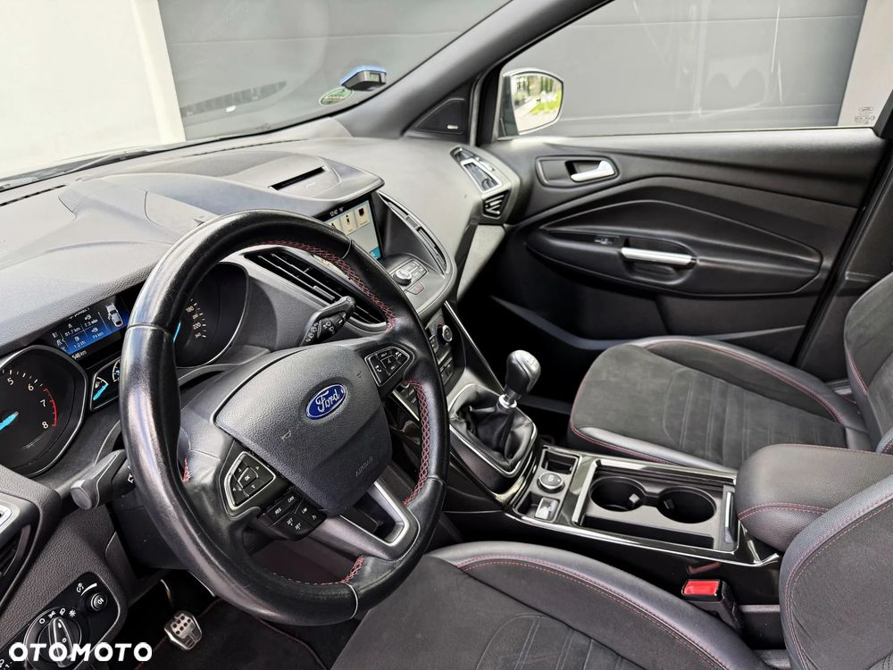 Ford Kuga 1.5 EcoBoost 2x4 ST-Line - 16