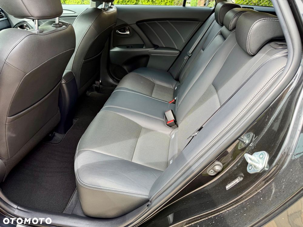 Toyota Avensis Touring Sports 1.8 Executive - 12