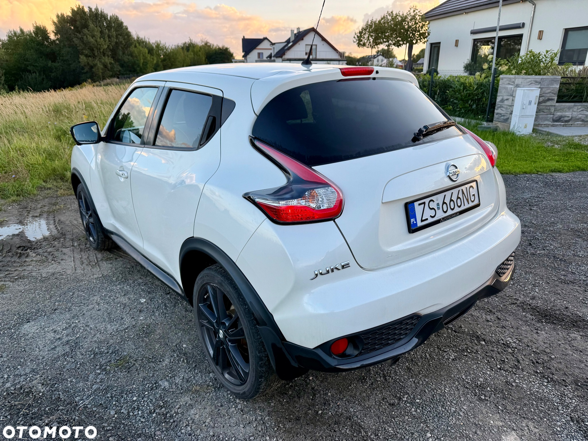 Nissan Juke 1.2 DIG-T N-Connecta EU6 - 11