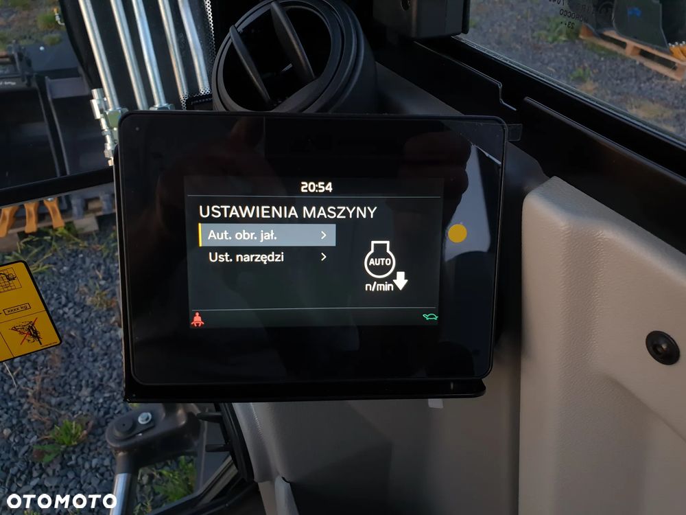 Volvo ECR40F KLIMATYZACJA NOWA DOSTĘPNA OD RĘKI, SZYBKOZŁĄCZE, DŁUGIE RAMIĘ, OBRÓT W OBRYSIE, ŁYŻKI: 300, 600, 1200MM SKARPOWA HYDRAULICZNA STEROWANA Z JOYSTICKA, PŁYWAJĄCY LEMIESZ SPYCHARKOWY - 13