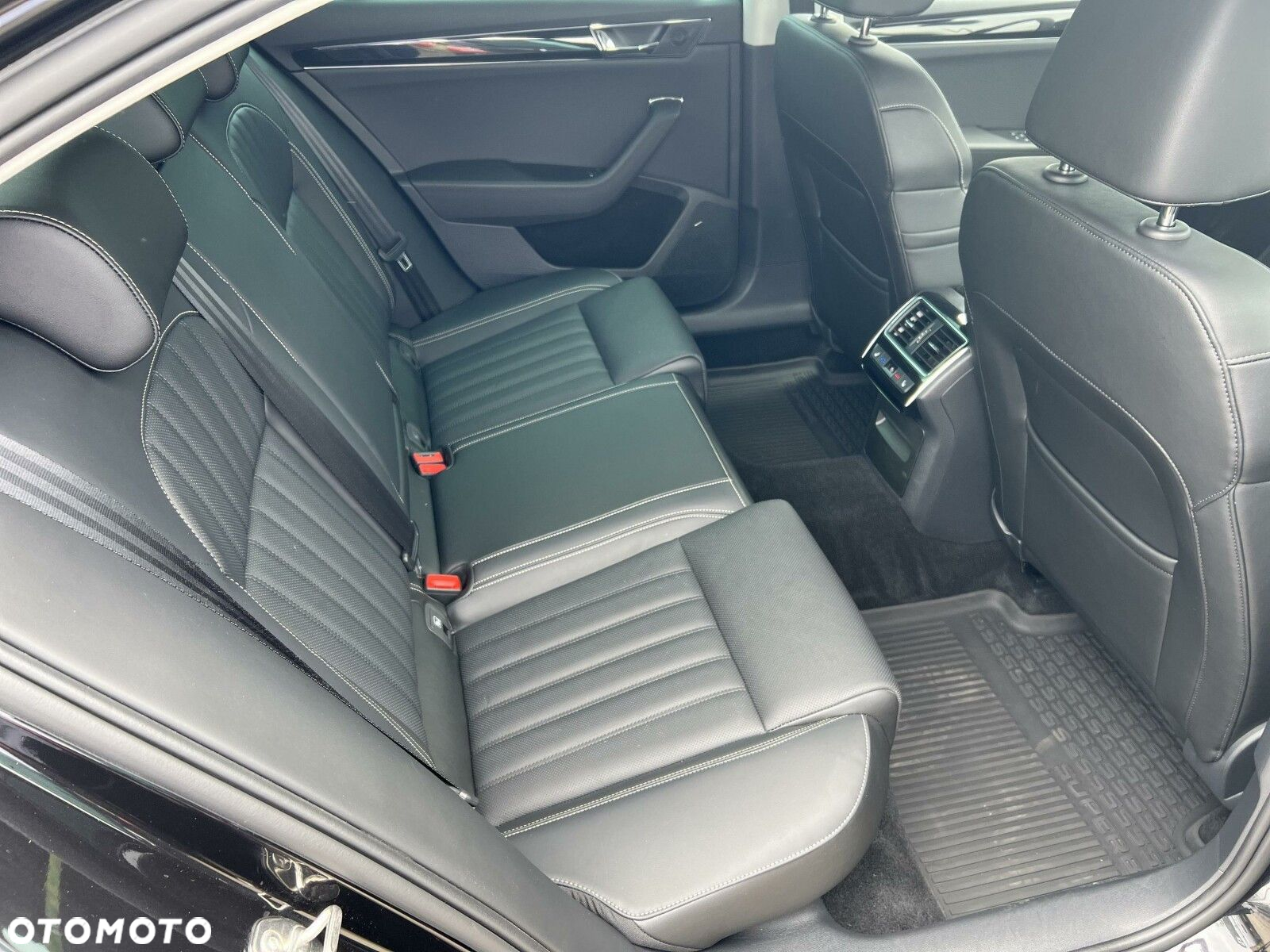 Skoda Superb 2.0 TSI 4x4 L&K DSG - 13