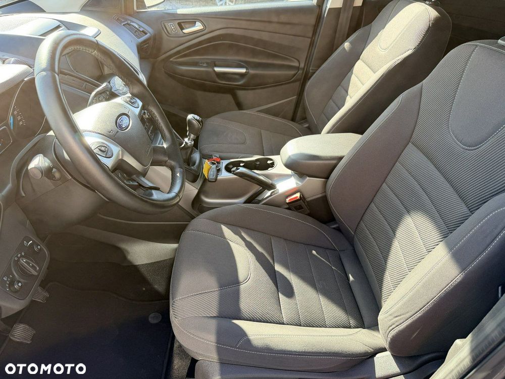 Ford Kuga 2.0 TDCi 4x2 Titanium - 29