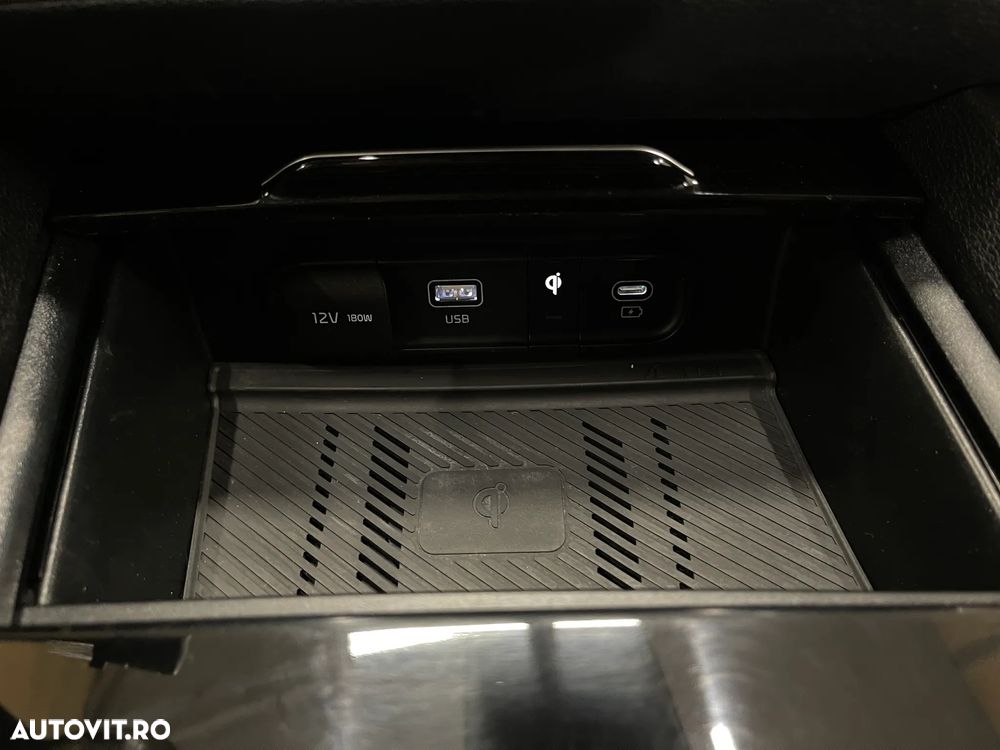 Kia Sportage 1.6 T-GDI HEV 6AT 4x4 Business Line - 28