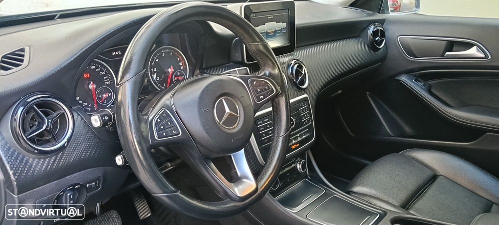 Mercedes-Benz GLA 250 4-Matic Style - 16