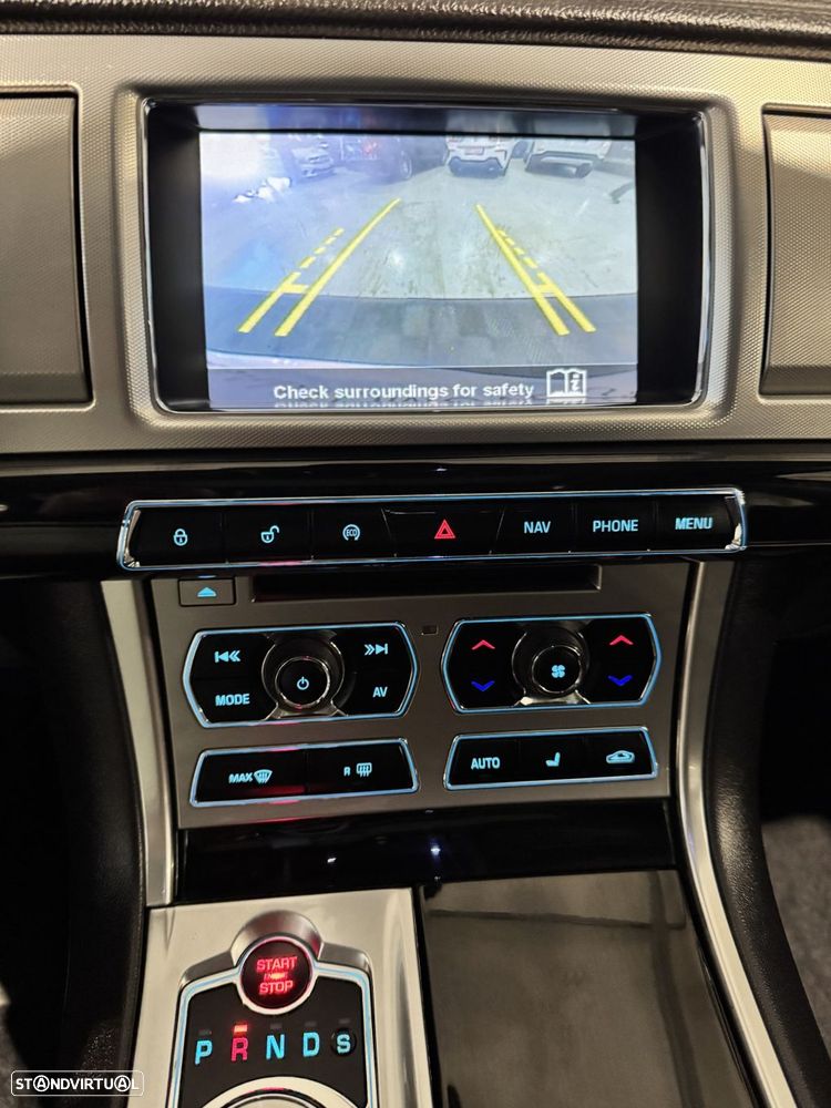 Jaguar XF Sportbrake 2.2 D R-Sport - 14