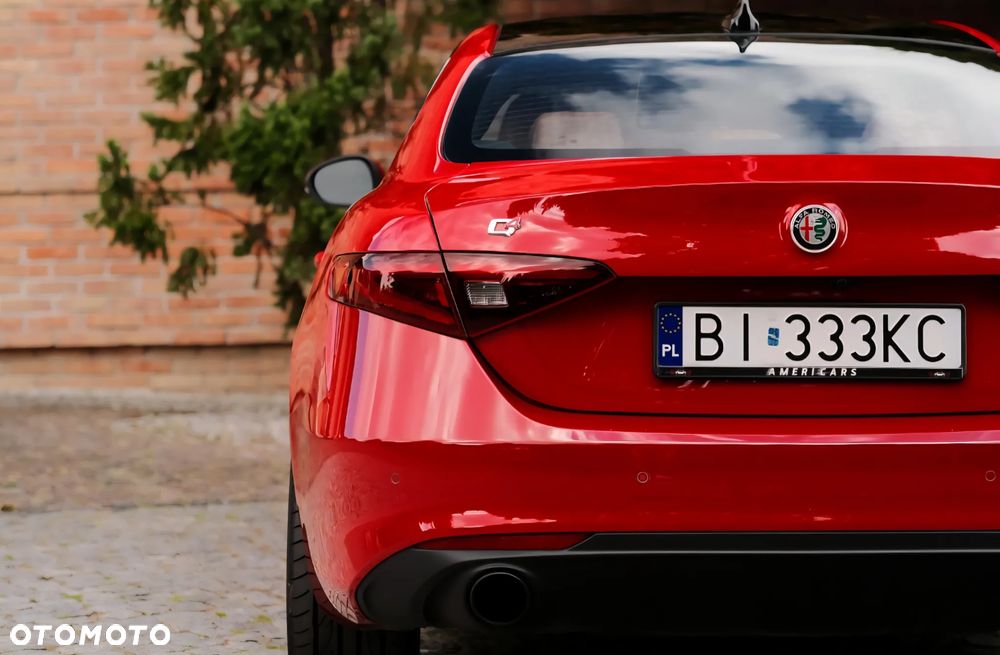 Alfa Romeo Giulia 2.0 Turbo TI Q4 - 10