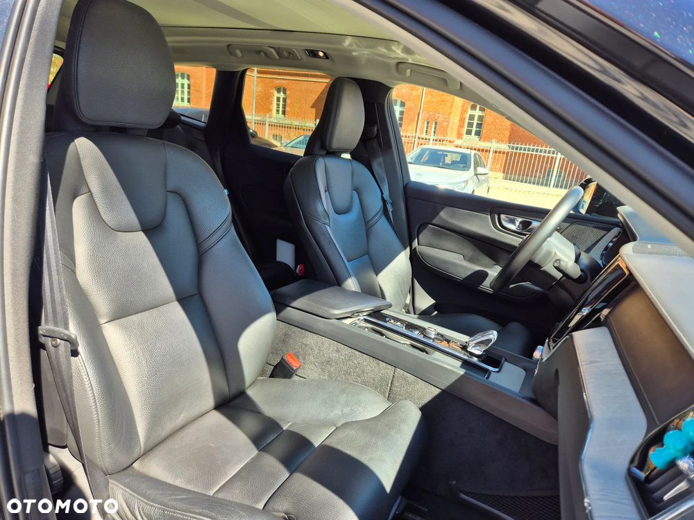 Volvo XC 60 T6 AWD Recharge Geartronic Inscription - 26