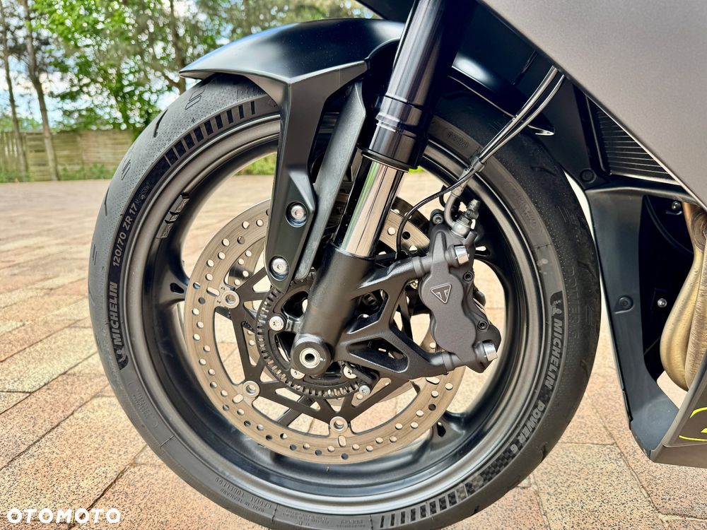 Triumph Daytona - 15