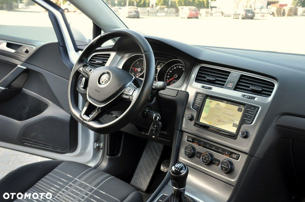 Volkswagen Golf - 26