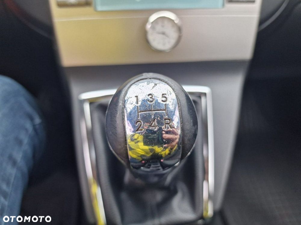 Toyota Corolla Verso - 24