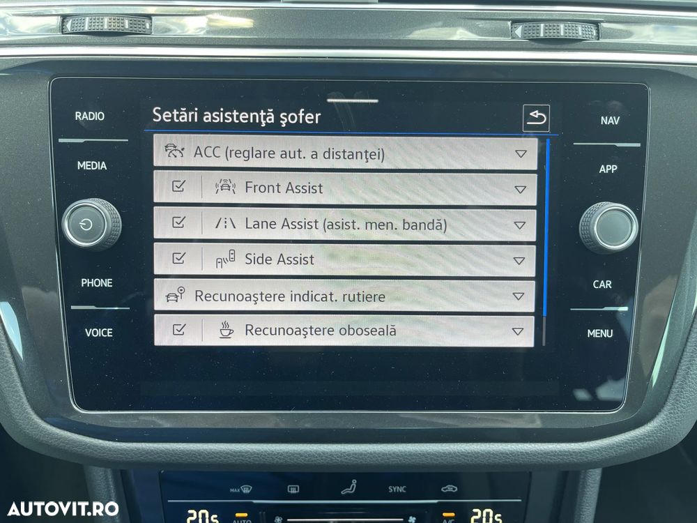 Volkswagen Tiguan - 19