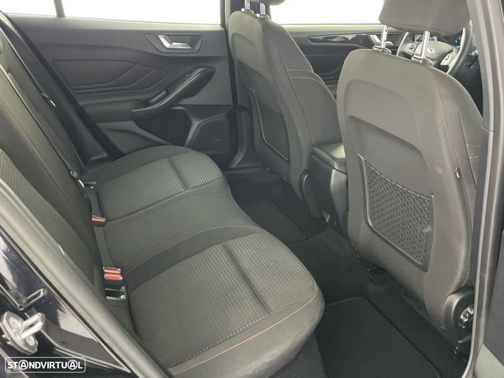 Ford Focus 1.0 EcoBoost MHEV ST-Line - 23