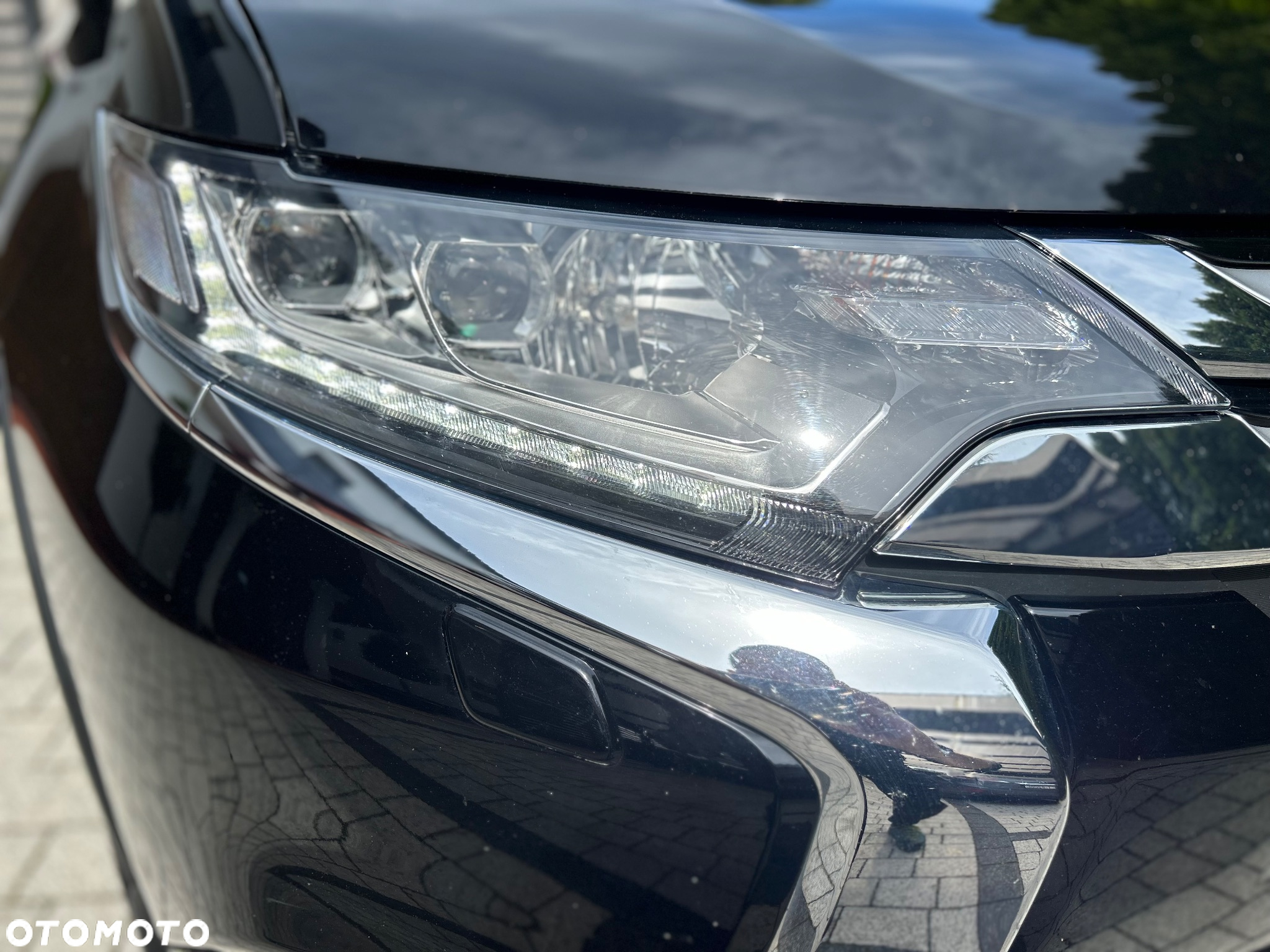 Mitsubishi Outlander 2.0 Instyle + 4WD CVT - 25
