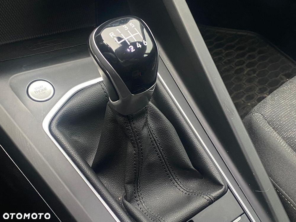 Volkswagen Golf - 21