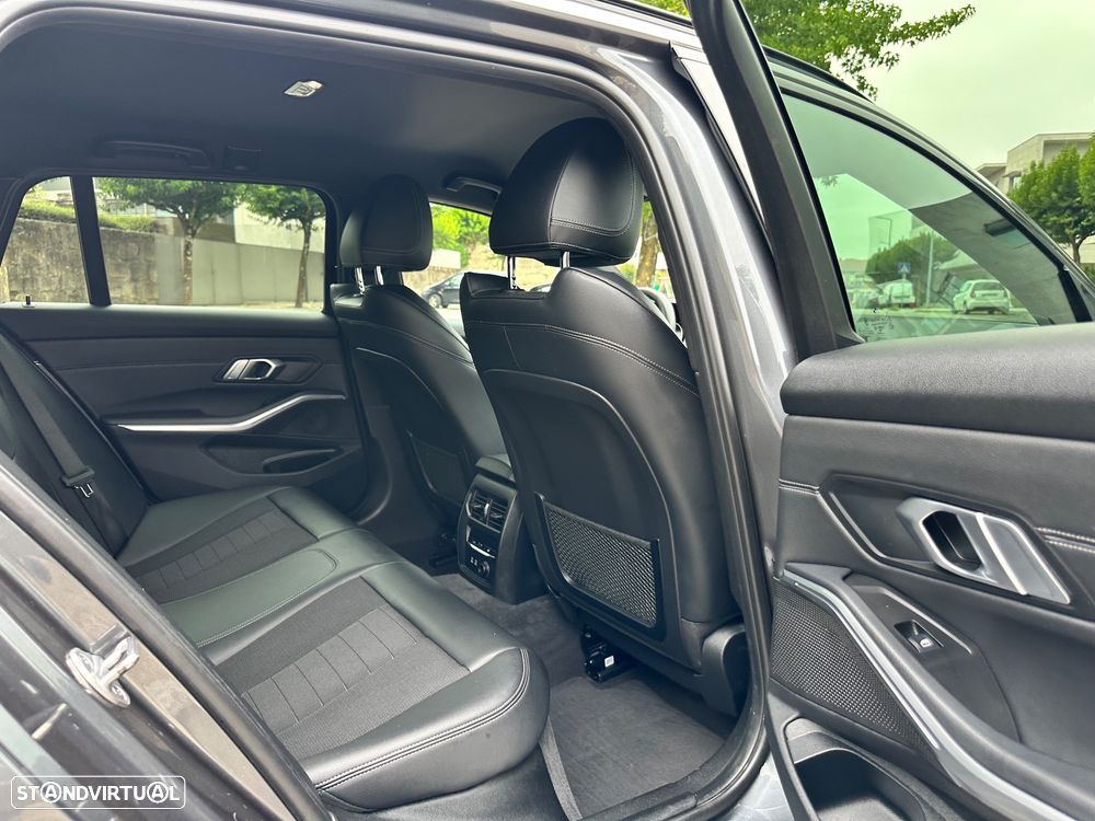 BMW 318 d Line Sport - 36