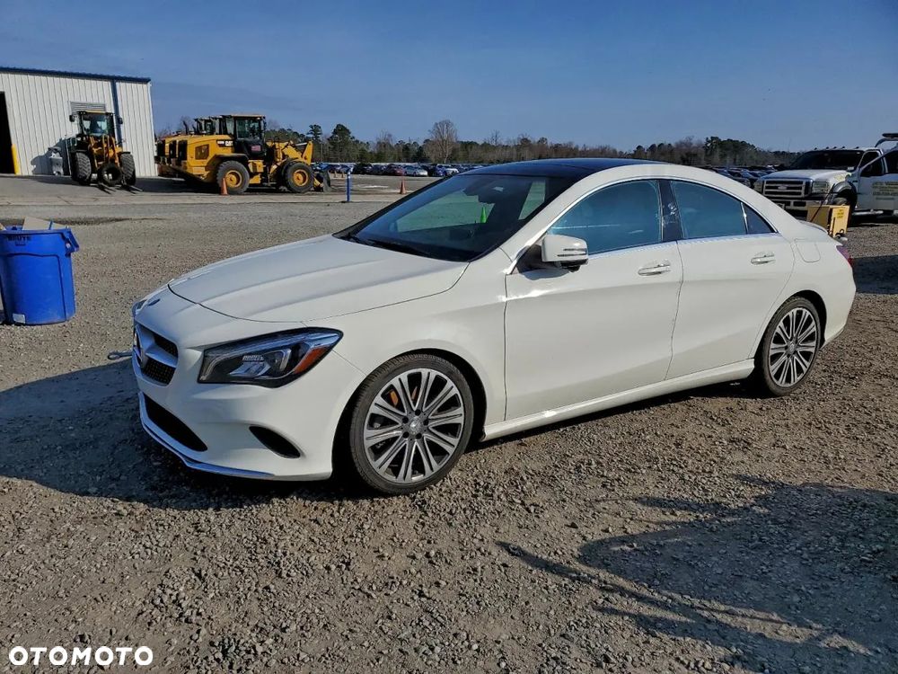 Mercedes-Benz CLA 250 4Matic 7G-DCT - 2