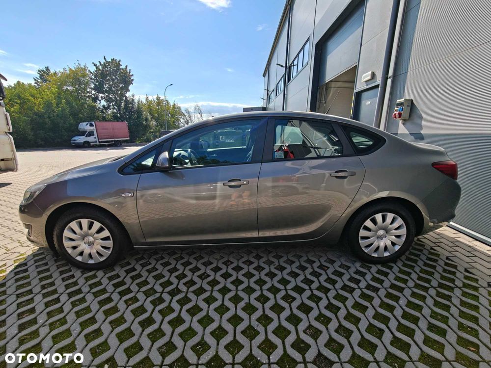 Opel Astra - 2