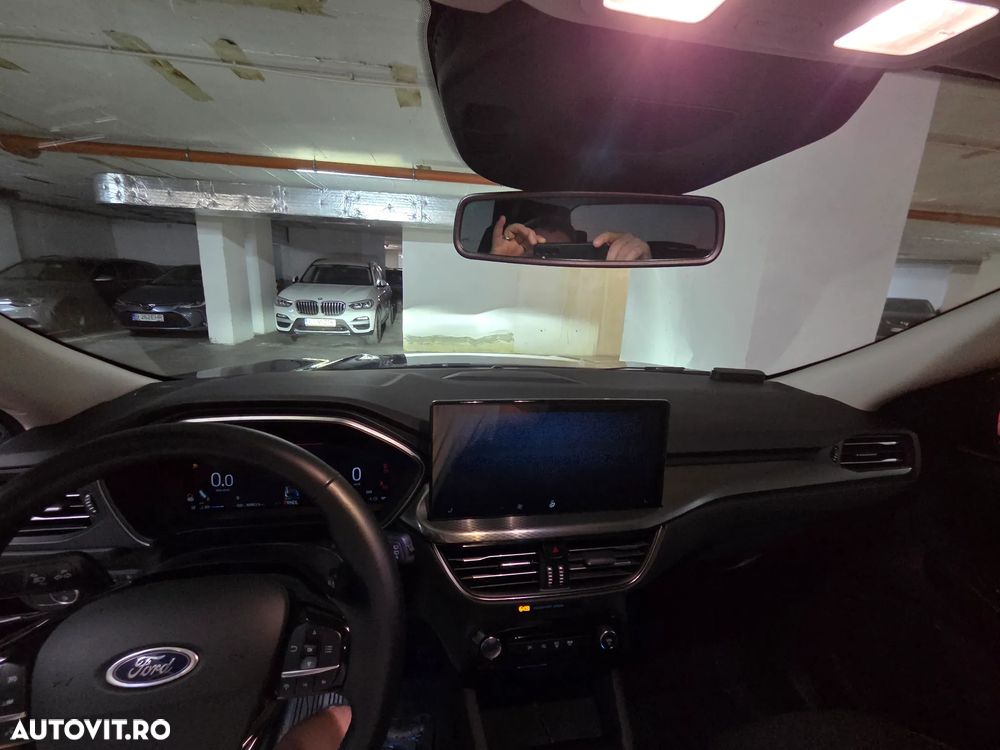 Ford Kuga 1.5 EcoBoost A8 FWD Titanium - 3