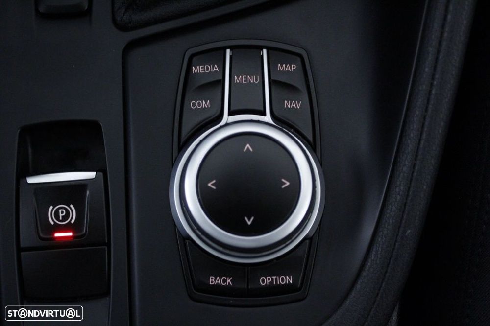 BMW X1 16 d sDrive Auto - 32