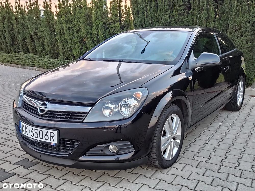 Opel Astra GTC 1.6 Sport - 2