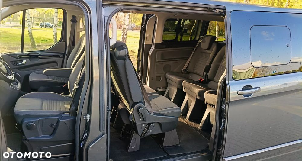 Ford Tourneo Custom - 8