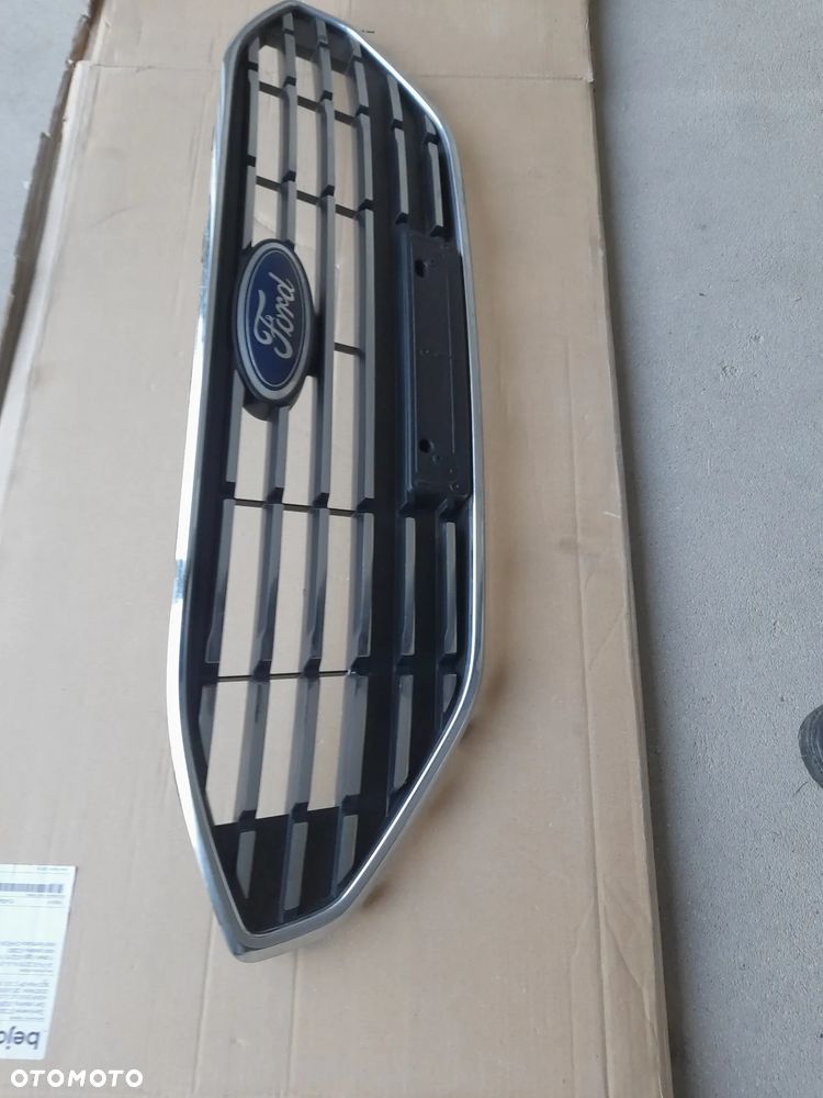 FORD FIESTA MK8 LIFT GRILL ATRAPA TITANIUM 21-> - 2