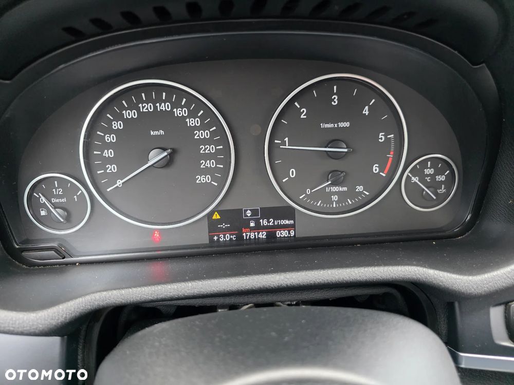 BMW X3 xDrive20d - 16