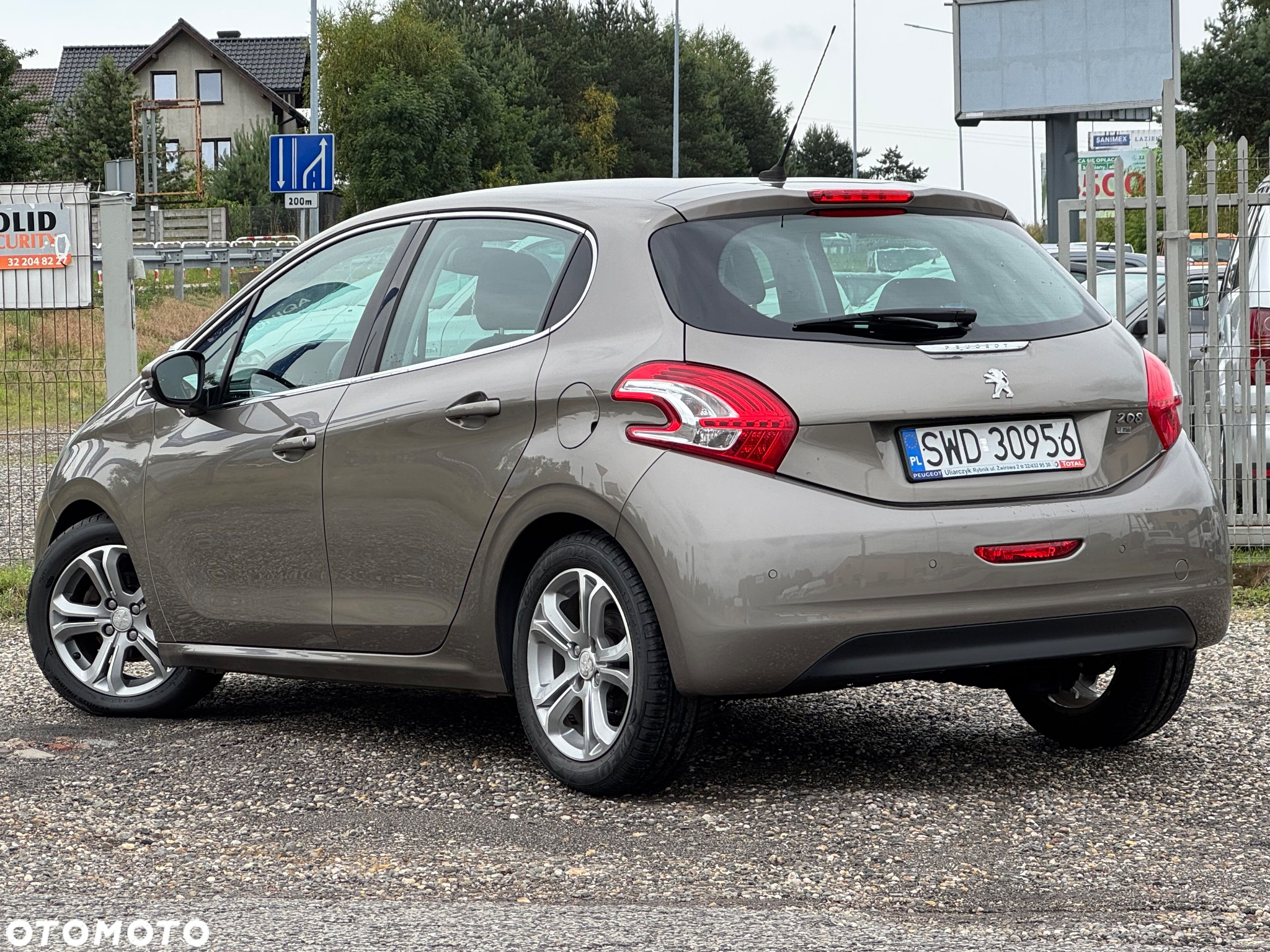 Peugeot 208 - 3