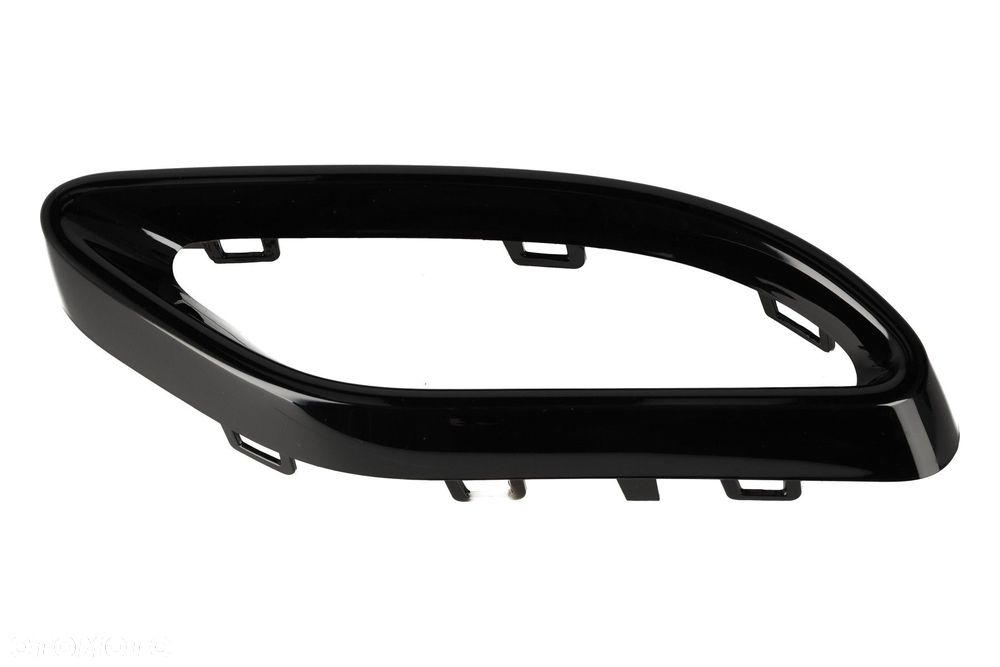 mercedes a-klasa w177 2018-  prawa czarna listewka wydechu dyfuzora tył - 2