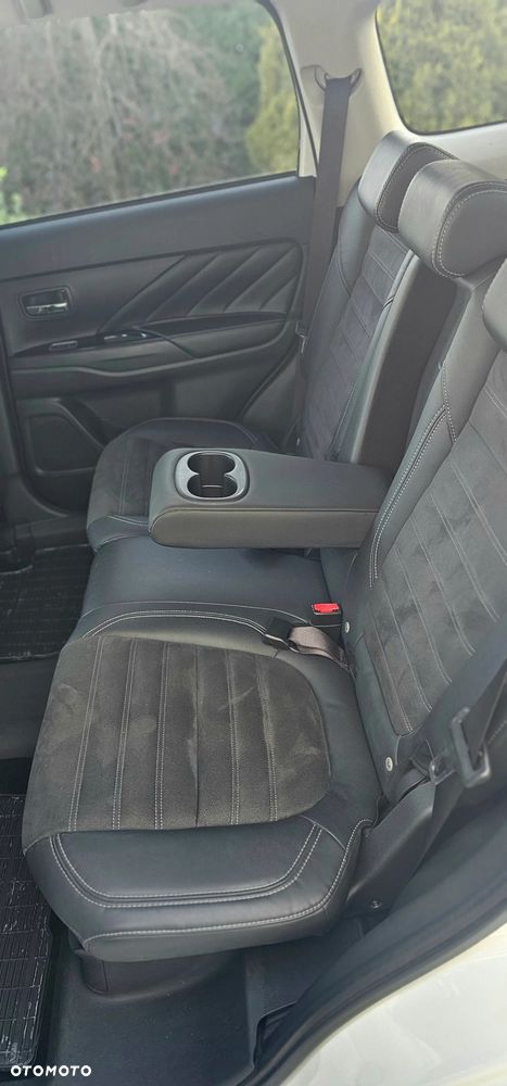Mitsubishi Outlander - 14
